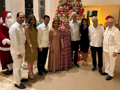 Enrique Peña Nieto se deja ver en hotel de Punta Cana acompañado de los Clinton y Piñera
