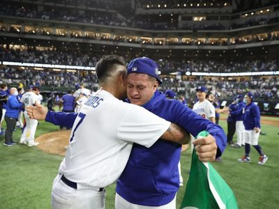 Víctor González y Julio Urías hacen historia: dan el triunfo a Dodgers en Serie Mundial