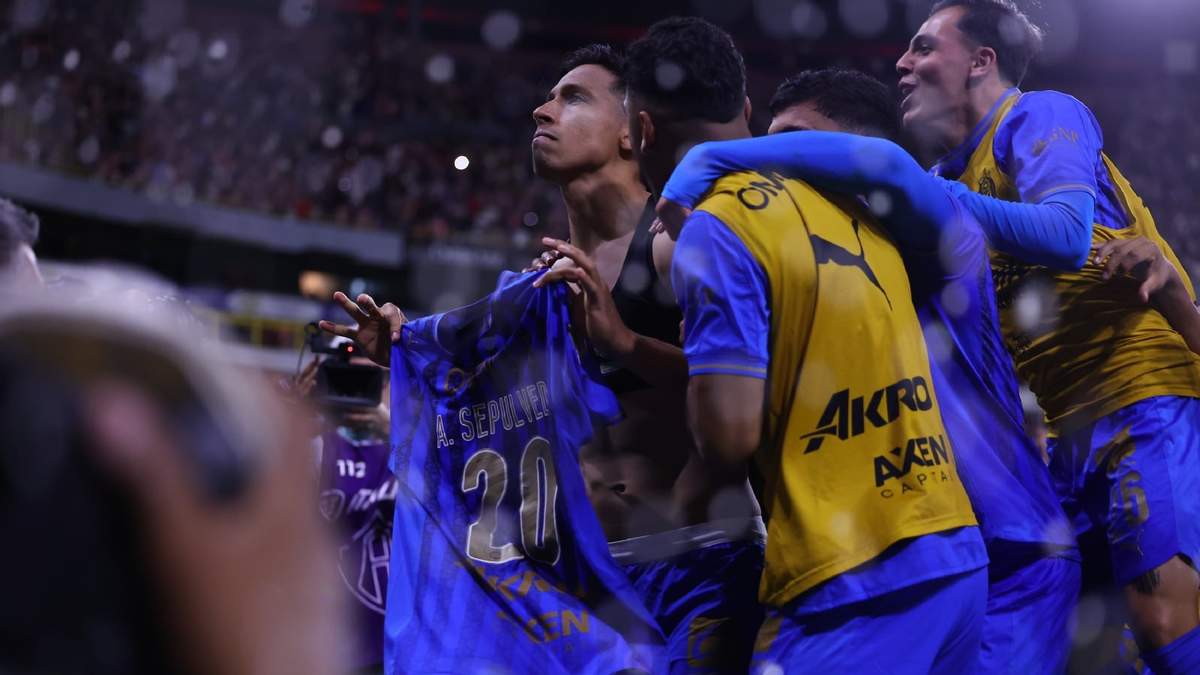Chivas sale de su racha de dos derrotas al vencer 2-1 a Atlas en el Clásico Tapatío