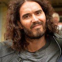 Cuatro mujeres acusan de violación al actor y humorista británico Russell Brand