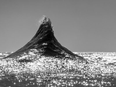 Descubren olas oceánicas tridimensionales con alturas extremas