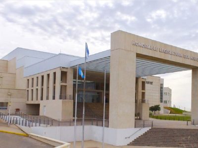 Legisladora del Frente de Izquierda de Neuquén calificó de regresiva la política impositiva de Figueroa