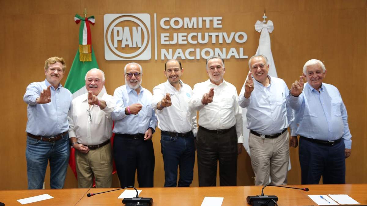 Cinco exgobernadores y un exsenador identificados con las facciones más conservadoras del PAN cerraron filas con Xóchitl Gálvez