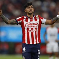 Chivas se queda sin liguilla tras perder 2-1 ante el Atlas