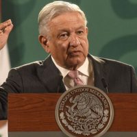 AMLO acusa a grupos ajenos de intervenir en protestas de normalistas en Chiapas