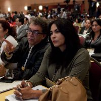 Sheinbaum suma a su campaña a líder de tribu perredista que controla parte de Iztapalapa