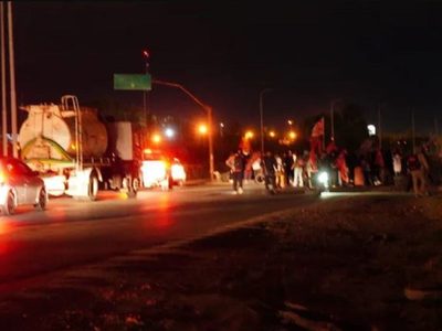 Dos accidentes y el corte por un reclamo de ceramistas complica el tránsito entre Neuquén y Centenario