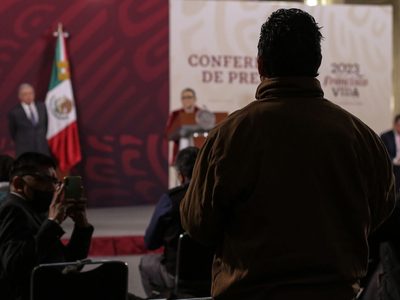 Artículo 19 condena "estigmatización" de AMLO contra periodistas