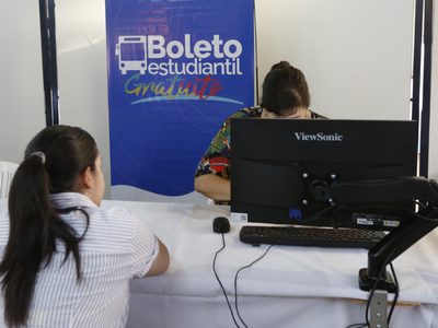 Durante el primer día de emisión, se cuadriplicó la demanda del boleto estudiantil gratuito