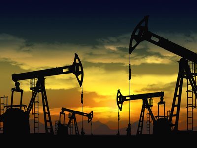 Se dispararon los precios del petróleo tras el ataque de Irán a bases estadounidenses en Irak