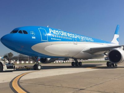 Aerolíneas Argentinas cierra paritarias y garantiza vuelos en las vacaciones de invierno