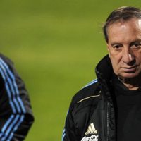 La insólita situación alrededor de la salud de Carlos Bilardo