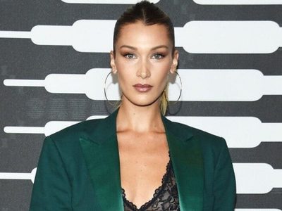 ¡Al estilo retro! Bella Hadid se sumó a las artistas que revivieron un famoso look de los años '90