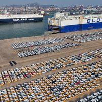 Trump apunta ahora a los autos: aranceles a vehículos entrarían en vigor el 2 de abril