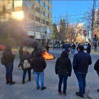 Trabajadores del EPAS volvieron a reclamar en pleno centro de Neuquén