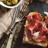 Promocionan el jamón ibérico para cuando se pueda viajar