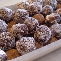 ¿No sabés qué hacer de postre? Probá con estas trufas de chocolinas, que se hacen en minutos sin fuego