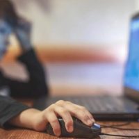 Condenaron a un hombre a prisión efectiva por grooming y distribución de material de abuso infantil