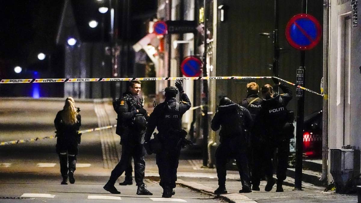 Despliegue policial en Noruega por el ataque con arco y flechas. Fuente: (Twitter)