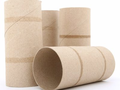 No tires los rollos de papel higiénico y hacé estos mini arbolitos navideños para tener una hermosa deco sin gastar
