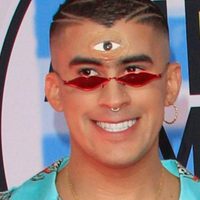 ¡DE NO CREER! Bad Bunny se pone los implantes para cambiar de género y... ¡ES TENDENCIA!