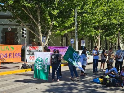 Trabajadores del ex ministerio de Desarrollo Social se manifestaron en Casa de Gobierno