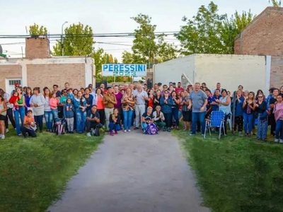 Peressini presentó el nuevo sello partidario “Iguales” y dio a conocer la lista de candidatos