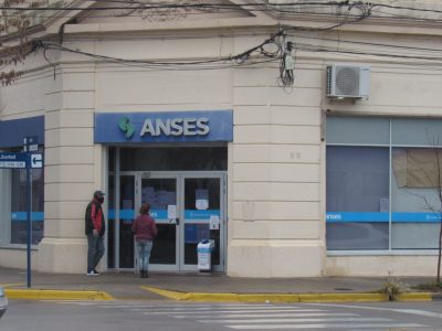 Nuevo calendario ANSES: quiénes serán los primeros en cobrar en abril