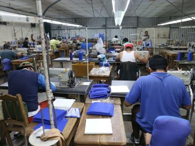 Presos en Yucatán confeccionan cubrebocas para revertir desabasto