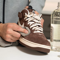 No tengas miedo: el truco casero para limpiar tus zapatillas de gamuza en tiempo récord y sin arruinarlas