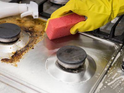 Adiós a la grasa pegada: dejá las hornallas de tu cocina como nuevas con este truco de limpieza sin esfuerzo