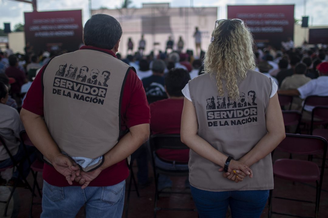 01_603c8204efc5bf8fac-150221-servidores-as1