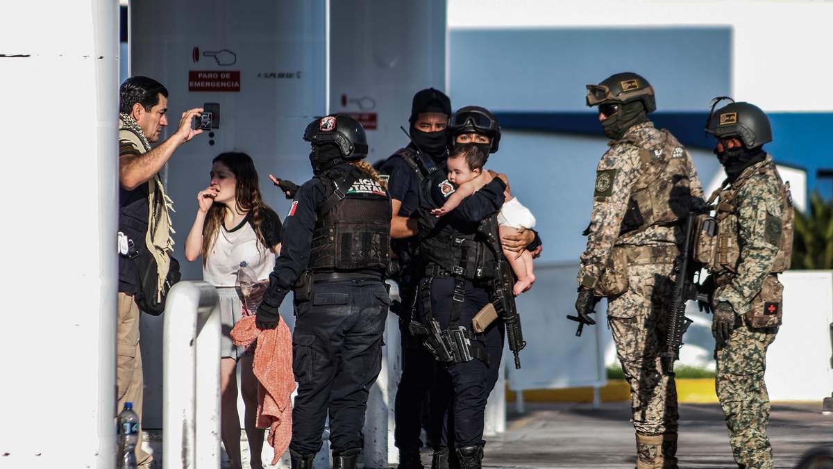 21 de septiembre. Tras la captura del "Mayo" Zambada se desató una diáspora de violencia que ha golpeado a civiles inocentes. En la imagen, una zona residencial en Culiacán, escenario de balaceras