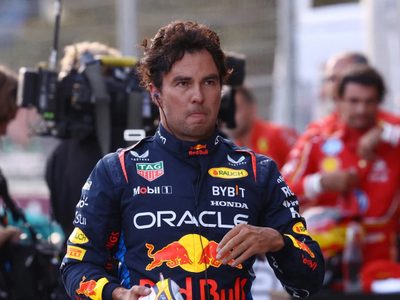 Se sacó la rabia: revelan cómo fue la reacción de Checo Pérez contra Carlos Sainz