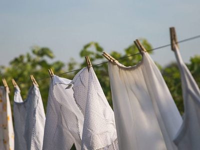 No tires los broches de madera viejos para tender la ropa: creá este organizador que no parece reciclado