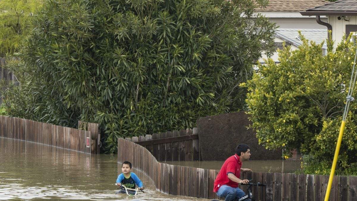 La escena después de las tormentas en Watsonville, California