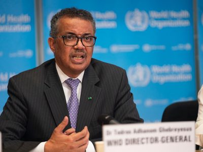 “Depender de las vacunas es un error”: la OMS alerta por el incremento de los contagios