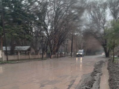 Continúa la alerta roja por precipitaciones y los equipos operativos intensifican medidas