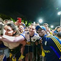 Luis Advíncula rescindió su contrato con Boca y se irá al fútbol peruano