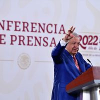 AMLO felicita a “Checo” Pérez por su triunfo en el GP de Mónaco