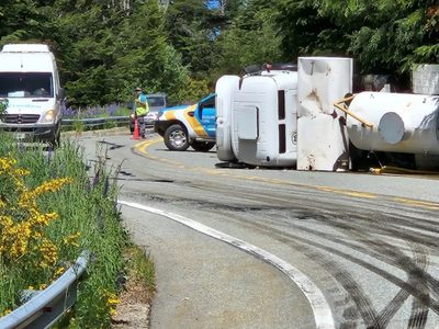 Volcó un camión en la Ruta de los Siete Lagos