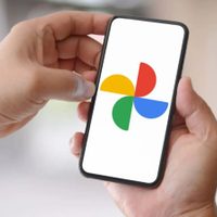 El truco para descargar todos los archivos de Google Fotos en un solo click