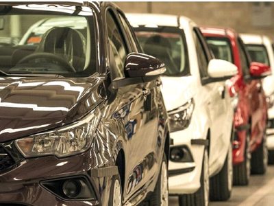 Ventas financiadas de autos 0 km caen 33 % y el mercado automotor toca su punto más bajo del año