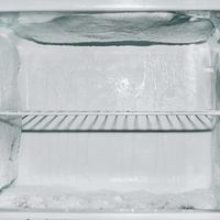Prestá atención: el mejor truco para eliminar el hielo que se forma de más en tu heladera sin dañarla