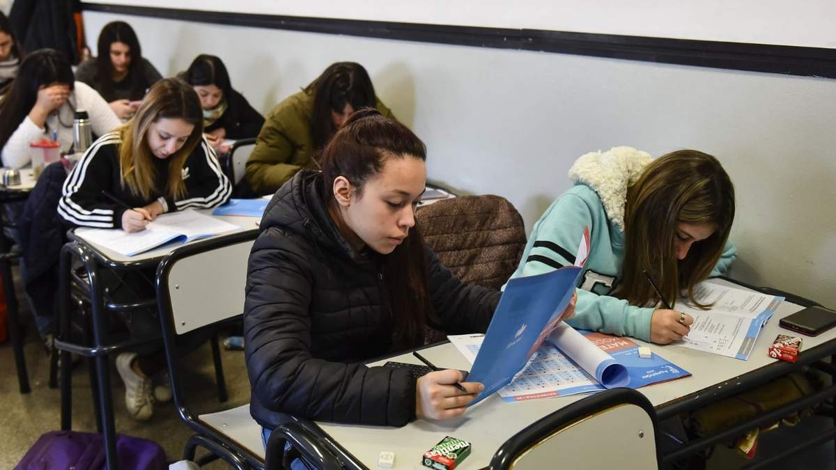 Los vouchers educativos son para estudiantes de nivel inicial, primario y secundario. Fuente: (Twitter)