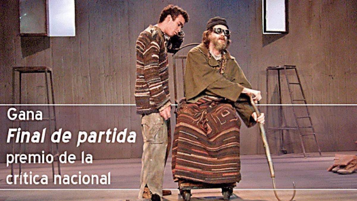Beverido (derecha) como Hamm