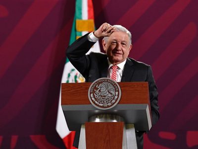 “Aguanta que el pueblo se levanta”: AMLO a Lilly Téllez sobre su candidatura en 2024