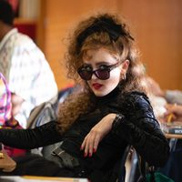 La hija de Robin Williams debuta en la taquilla de EU, pero no consigue llegar a la cima