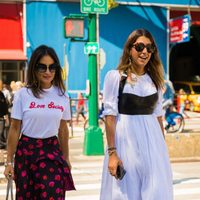 El epítome del placard femenino está de moda: la falda columna es la más noble y así nos conviene usarla en esta temporada