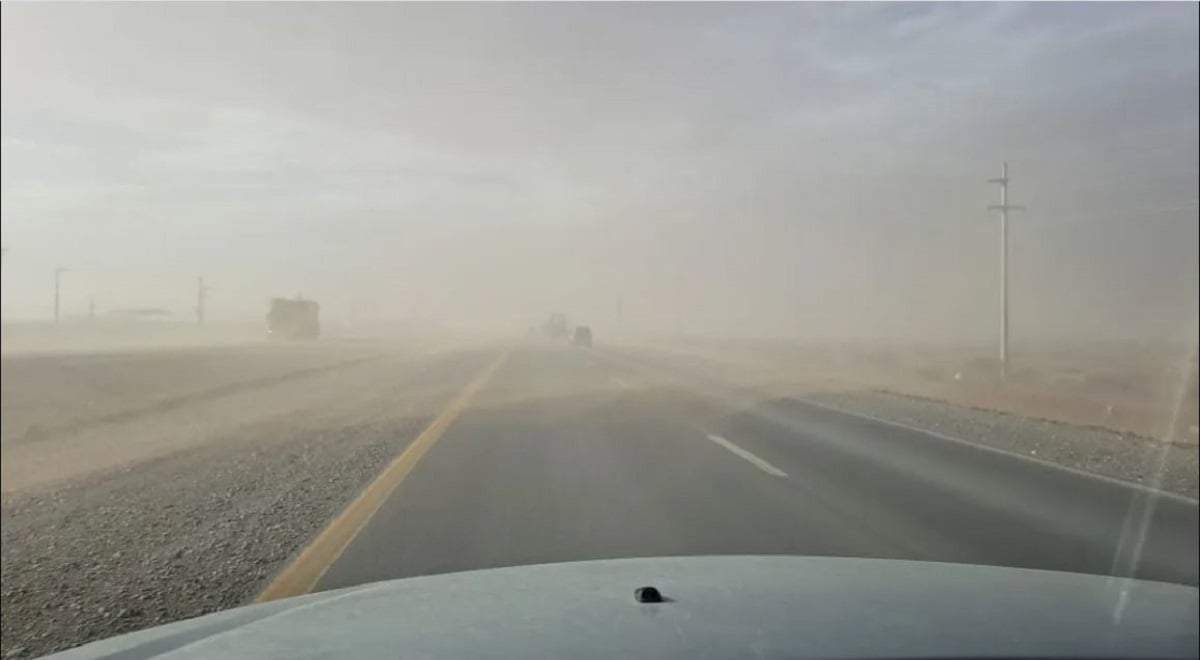 La visibilidad se redujo por las fuertes ráfagas de viento. Fuente: (LMNqn)